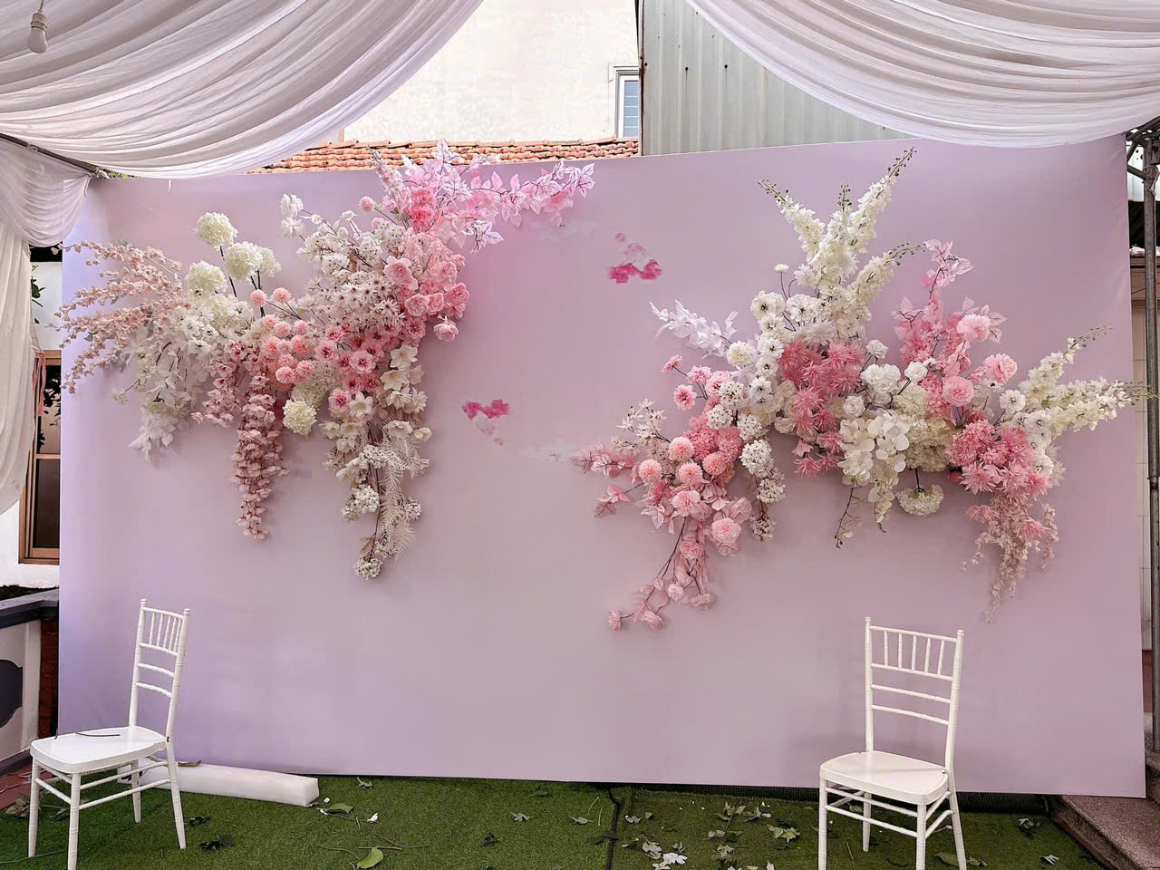 Backdrop tone hồng để trong rạp