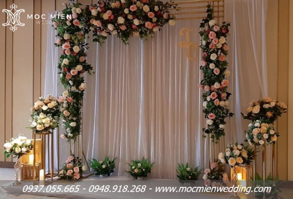 Giá thuê backdrop cưới hoa lụa trang trí sảnh chụp hình nhà hàng TPHCM chỉ từ 3,900,000 vnđ/gói