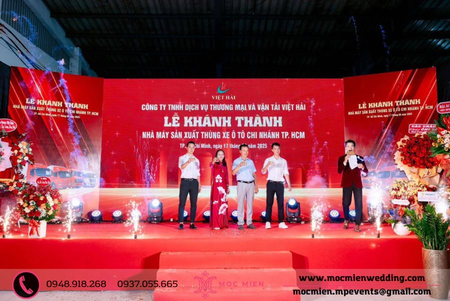Sân khấu - âm thanh - ánh sáng chuyên nghiệp xuyên suốt buổi tiệc