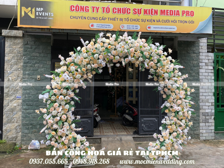 Bán cổng hoa giá rẻ tại tphcm