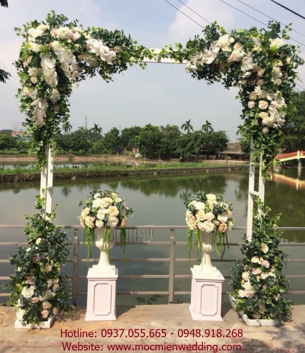 Trang trí cổng hoa cưới tại TPHCM