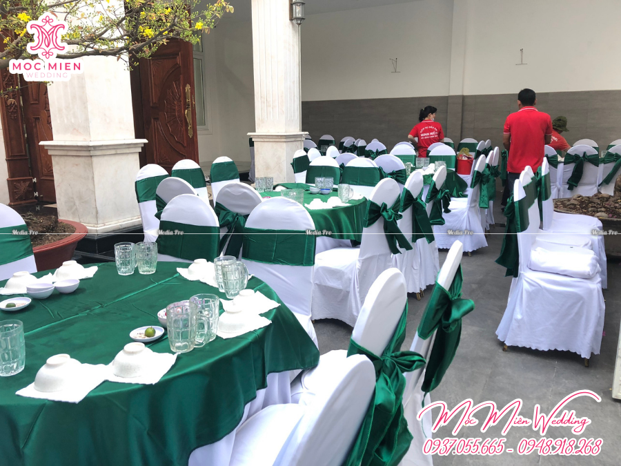 Bàn ghế nệm tone xanh lá