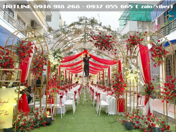 decor rạp cưới cao cấp tông màu trắng - đỏ tại quận Gò Vấp