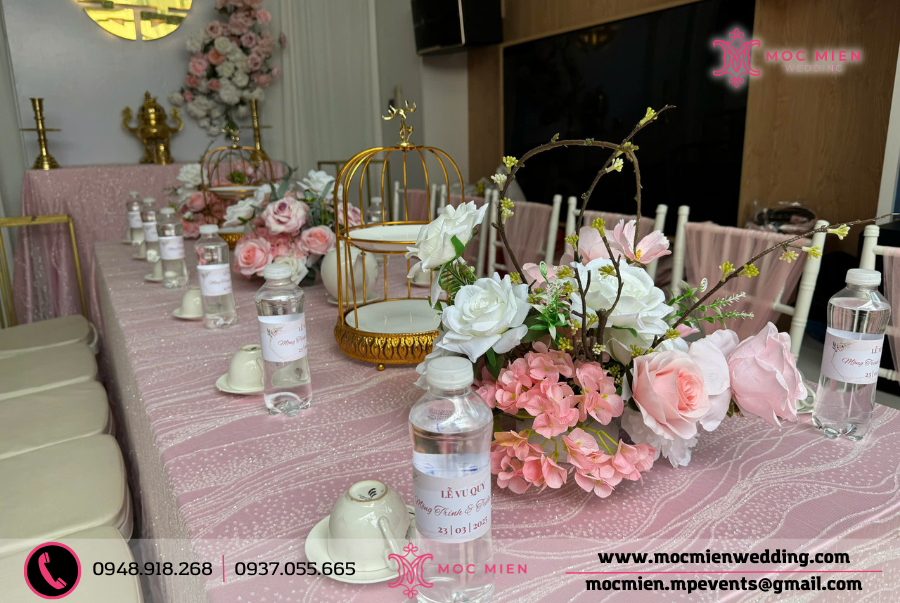 Trang trí gia tiên tone hồng