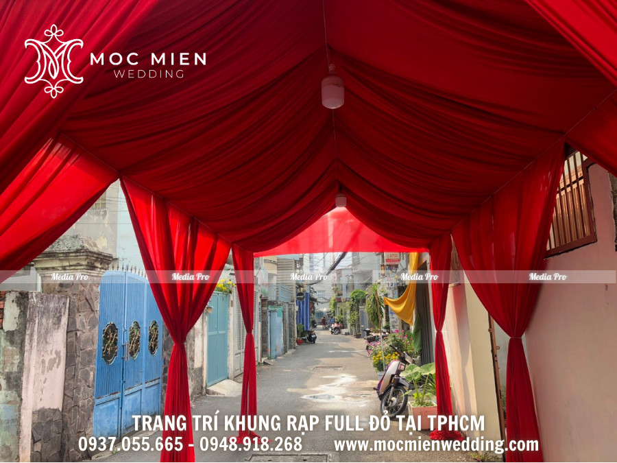 Rạp cưới nhỏ cho 2 bàn tiệc full đỏ