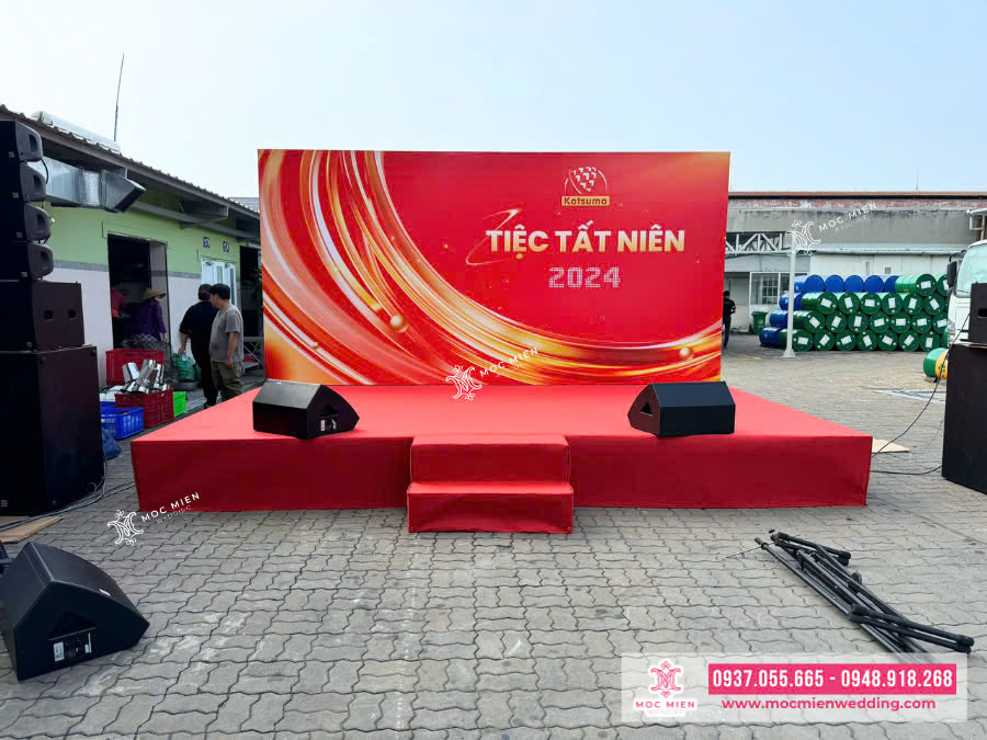 Sân khấu tiệc tất niên - tân niên