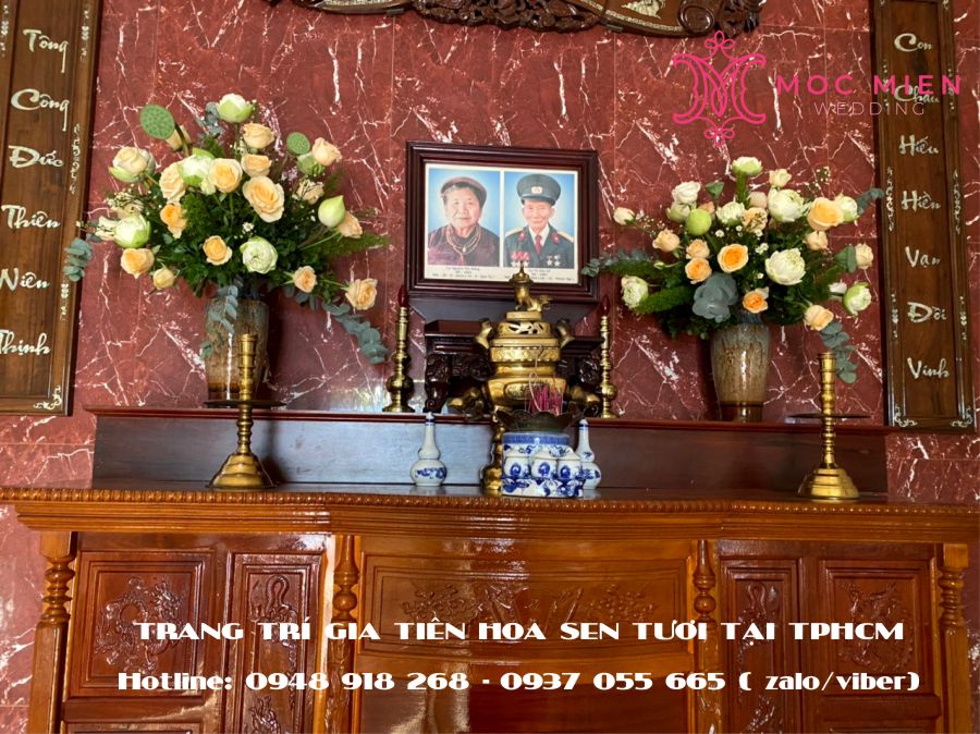 Trang trí bàn thờ gia tiên hoa sen tươi giá rẻ ở Bình Chánh