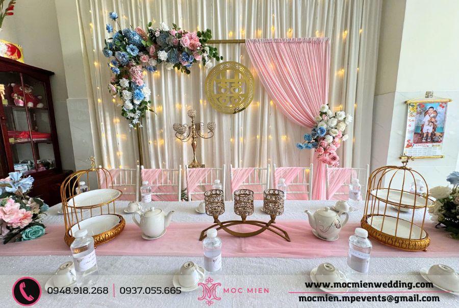 Decor bàn họ với những vật dụng trang trí và dụng cụ cần thiết cho buổi lễ