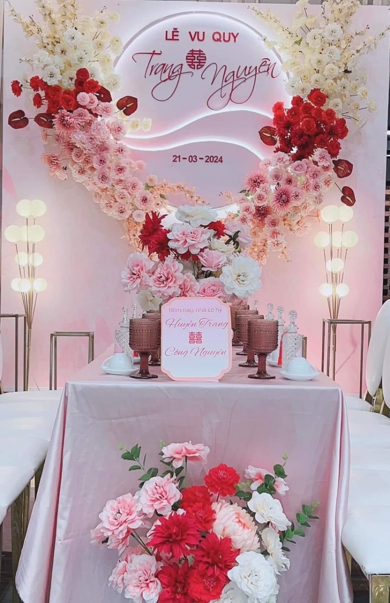 Gia tiên tone đỏ - hồng cao cấp