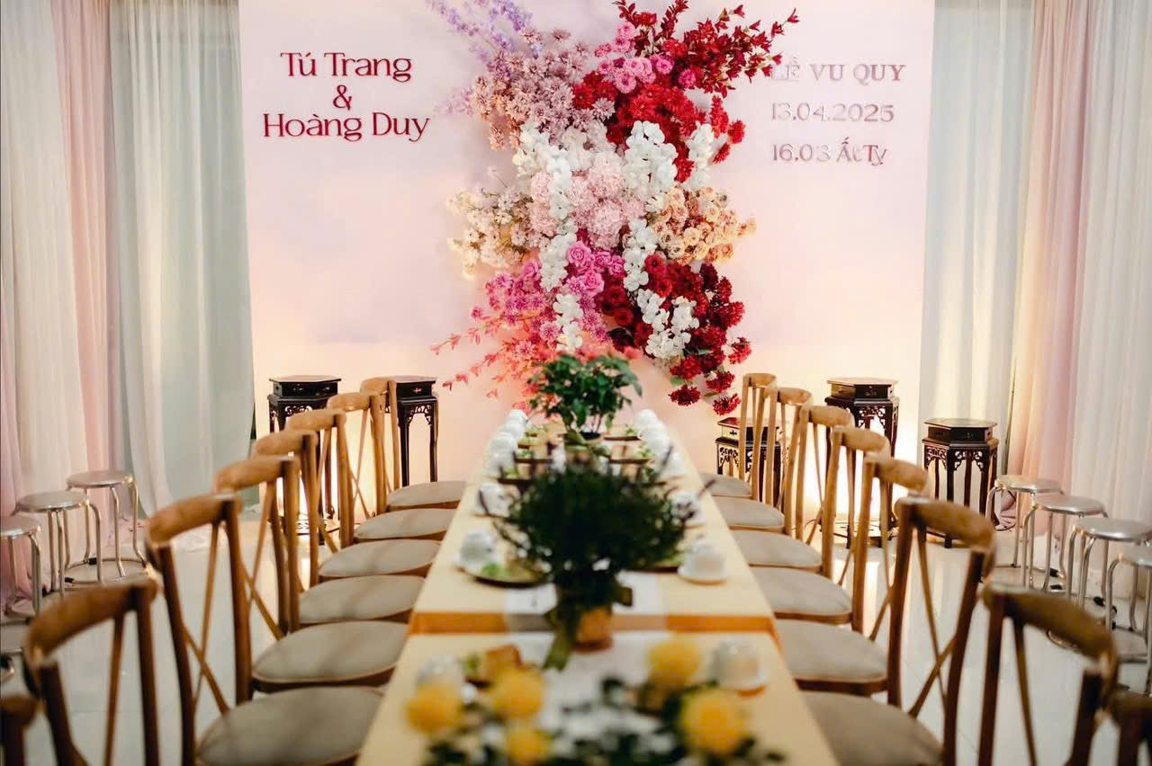 Mẫu gia tiên tone đỏ - hồng mới nhất 