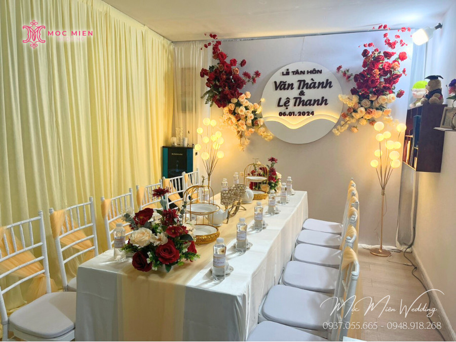 Gia tiên hoa lụa tone vàng