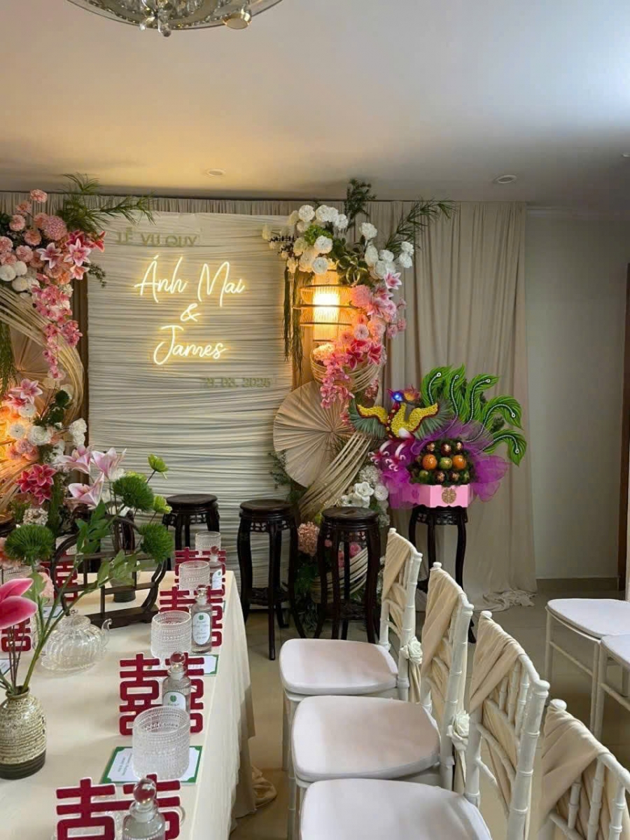 Trang trí gia tiên ngày cưới