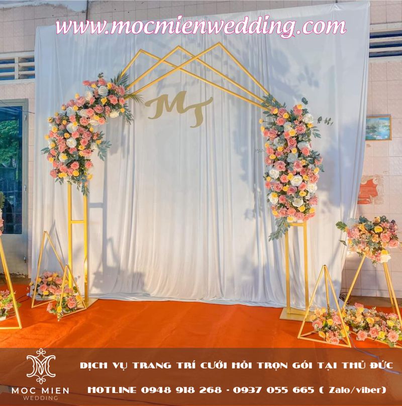 Trang trí phông chụp ảnh cưới hoa lụa giá rẻ tại TPHCM