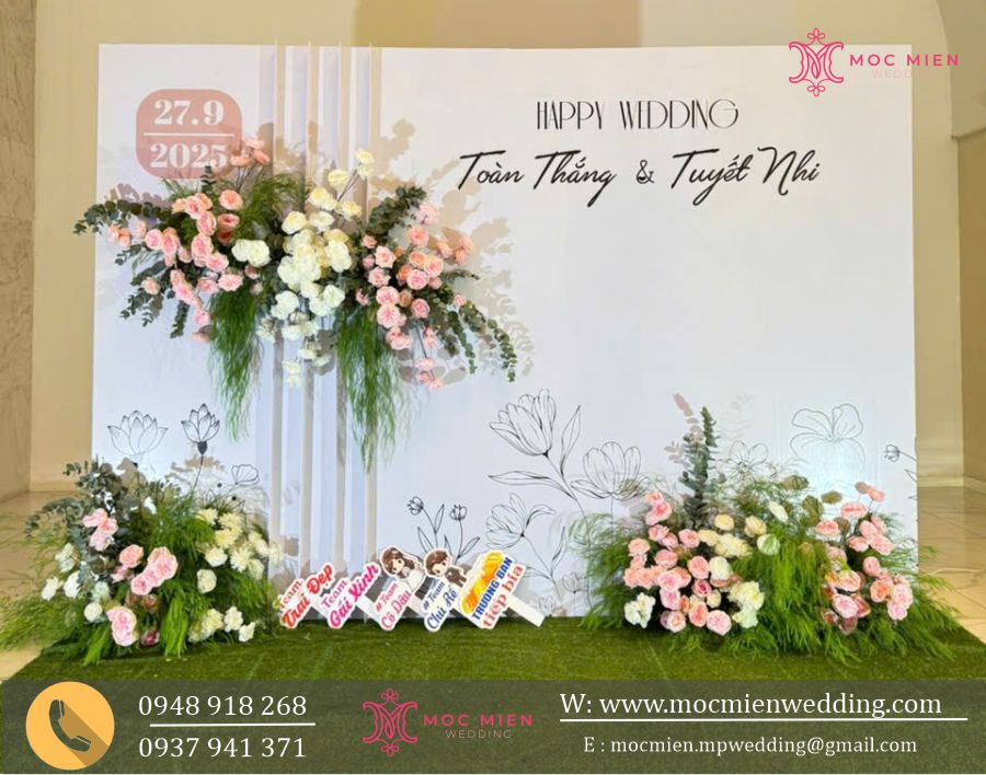 Mẫu backdrop cho tiệc cưới ngoài trời tại nhà hàng