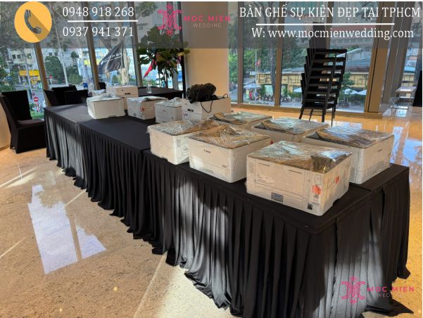 Cho thuê bàn ghế nệm áo ghế đen