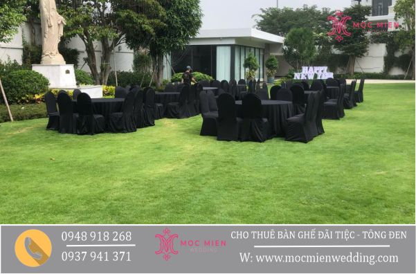 Bàn ghế nệm lưng dựa có bọc ghế màu đen