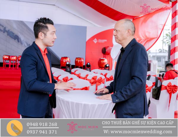 Hình ảnh chào đón chủ tịch Tập Đoàn Chervon Group